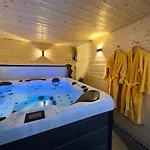 Les De Stanislas Jacuzzi & Apartment