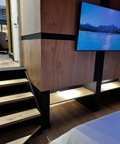 Les De Stanislas Jacuzzi & * Nancy